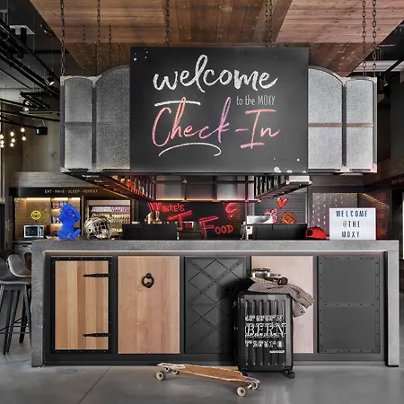 Moxy Expo 3*