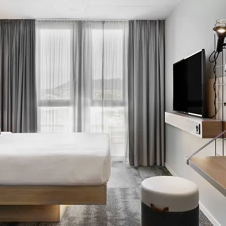 Moxy Expo Hotel 3*