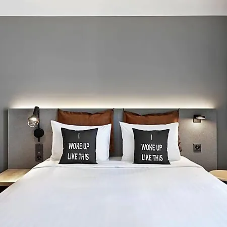 Moxy Expo Hotel 3*