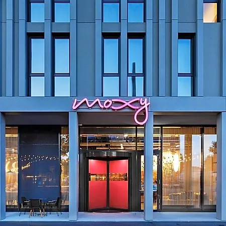 Moxy Expo Hotel Berna
