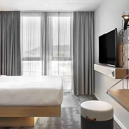 Hotel Moxy Expo