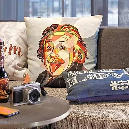 Moxy Expo Hotel Berna