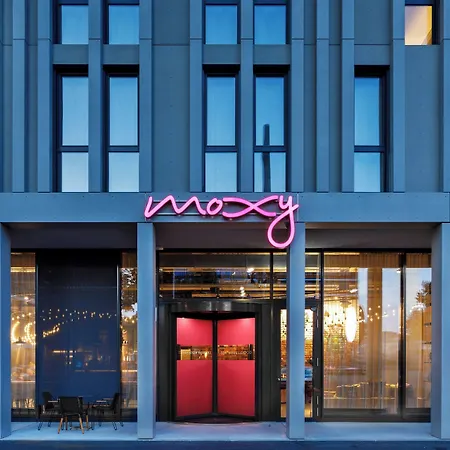 호텔 Moxy Expo 3*
