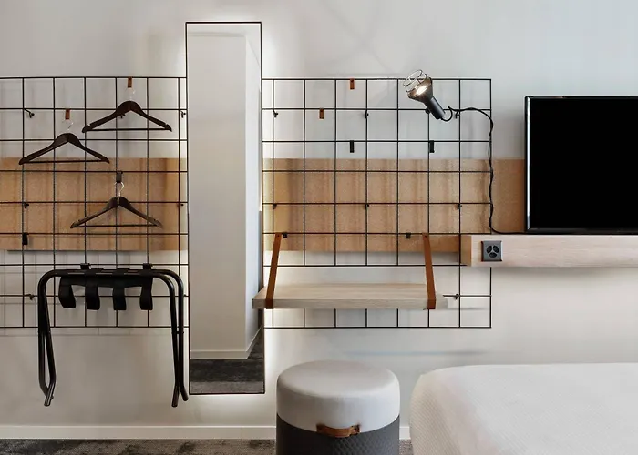 Moxy Expo מלון 3*